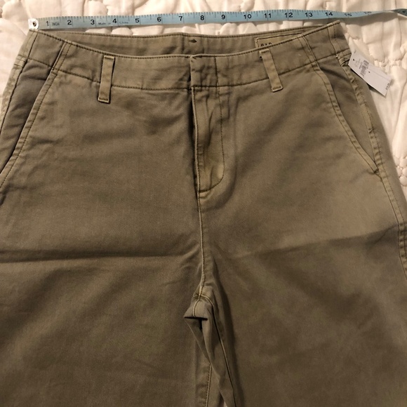 NWT Gap Khaki Loose Fit 4 Pants Low Rise Wide Leg - Picture 2 of 9